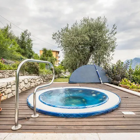 Mono Vista Lago Treccani Apartmán